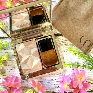 CLE DE PEAU LUMINIZING FACE ENHANCER 16